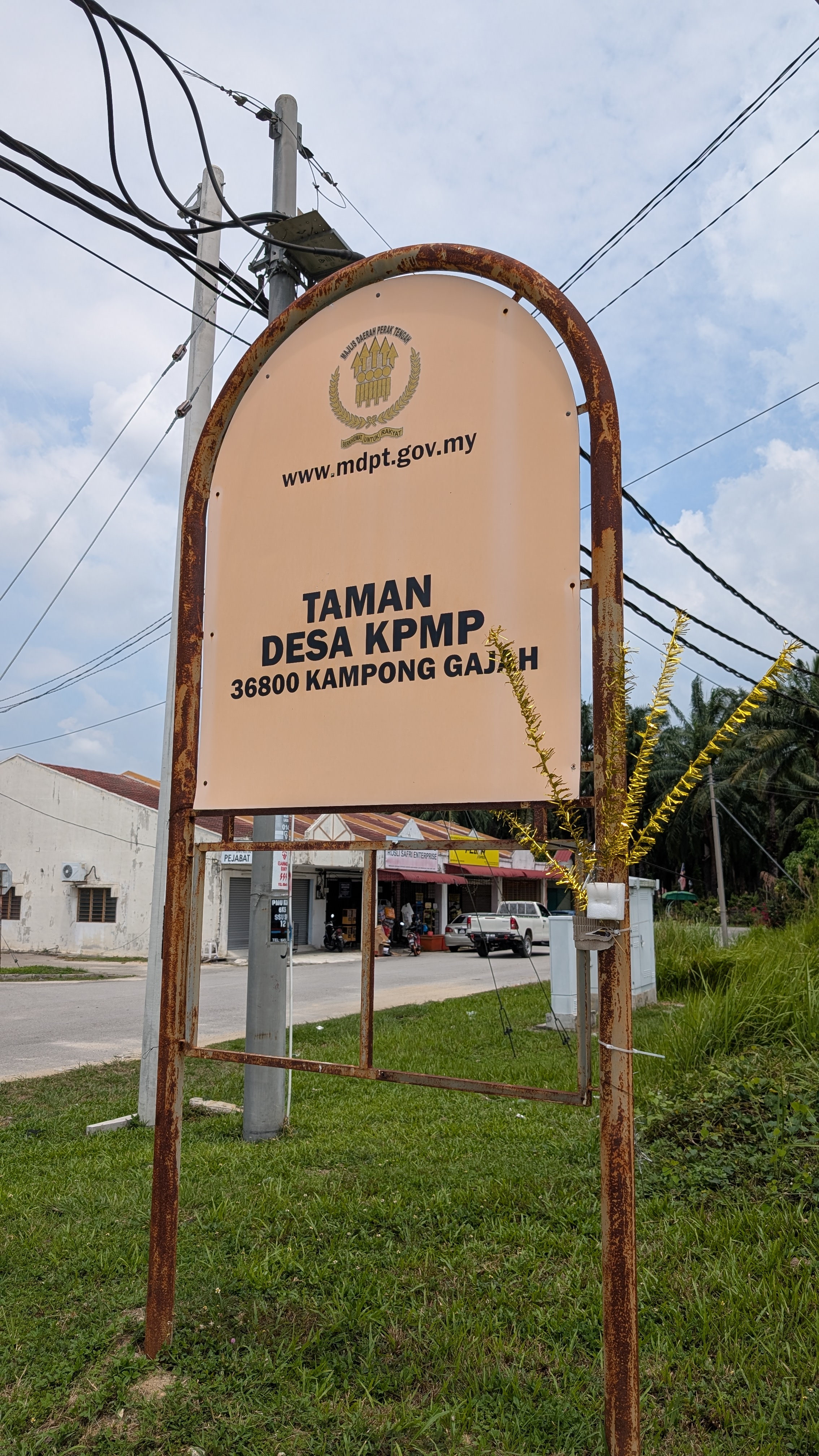 Papan tanda projek Taman Desa KPMP