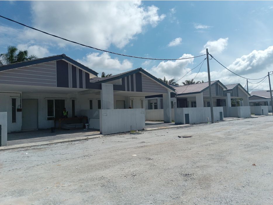 Bahagian depan rumah Taman KPMP Damai
